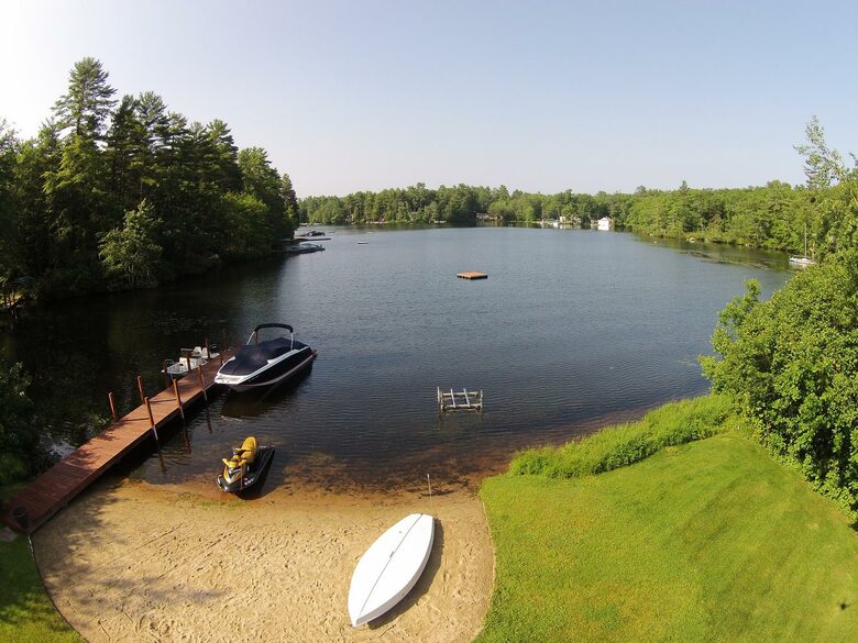 Lake Winnipesaukee Lakehouse - Tuftonboro, New Hampshire