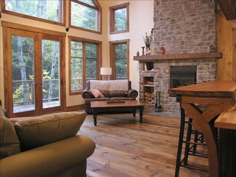 Mont Tremblant Lakefront Cottage - Mont Tremblant, Canada