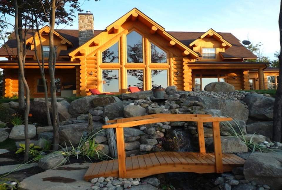 Quebec Luxury Log Home - Mille Isles, Canada