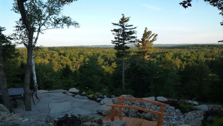 Quebec Luxury Log Home - Mille Isles, Canada