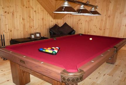 Quebec Luxury Log Home - Mille Isles, Canada