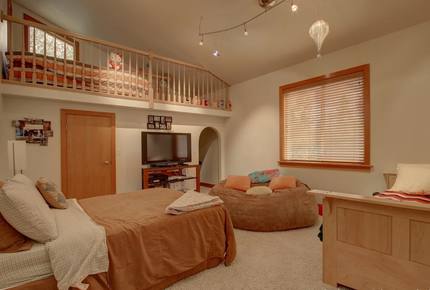 Blue Lantern Lodge - Big Lake, Alaska