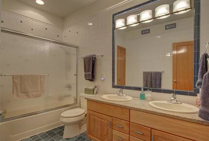 Blue Lantern Lodge - Big Lake, Alaska