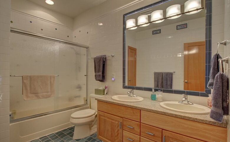 Blue Lantern Lodge - Big Lake, Alaska