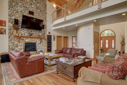 Blue Lantern Lodge - Big Lake, Alaska