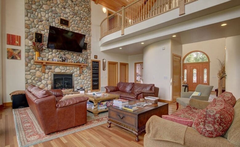 Blue Lantern Lodge - Big Lake, Alaska