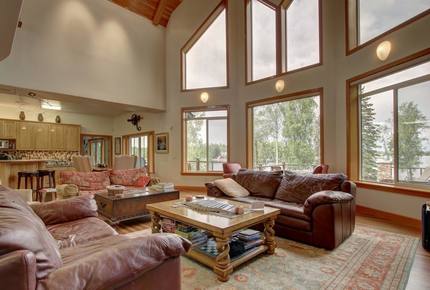 Blue Lantern Lodge - Big Lake, Alaska