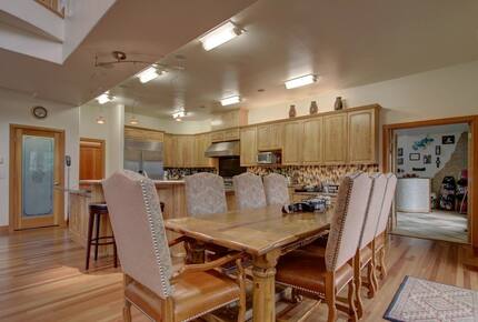 Blue Lantern Lodge - Big Lake, Alaska