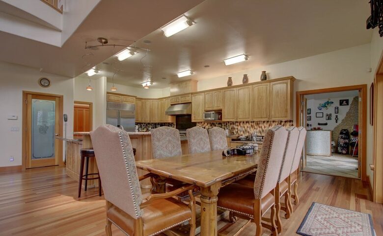 Blue Lantern Lodge - Big Lake, Alaska