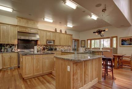 Blue Lantern Lodge - Big Lake, Alaska