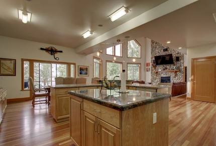 Blue Lantern Lodge - Big Lake, Alaska