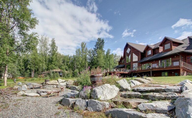 Blue Lantern Lodge - Big Lake, Alaska