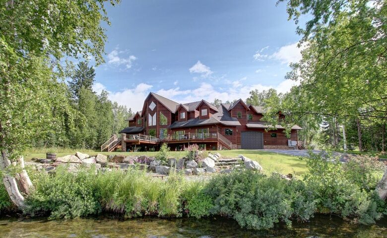 Blue Lantern Lodge - Big Lake, Alaska