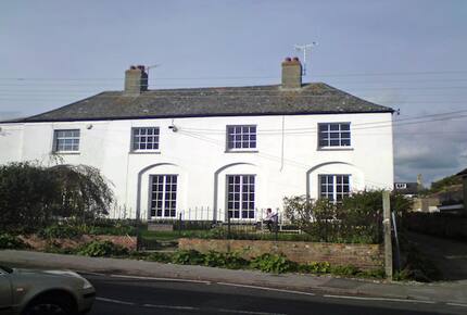 Charmouth Lodge - Charmouth, United Kingdom