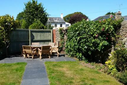 Charmouth Lodge - Charmouth, United Kingdom