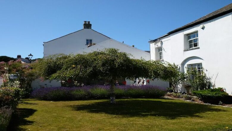 Charmouth Lodge - Charmouth, United Kingdom