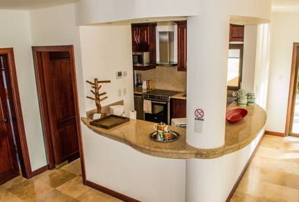 Pristine Bay 3 Bedroom Residence 1103 - Roatan, Honduras