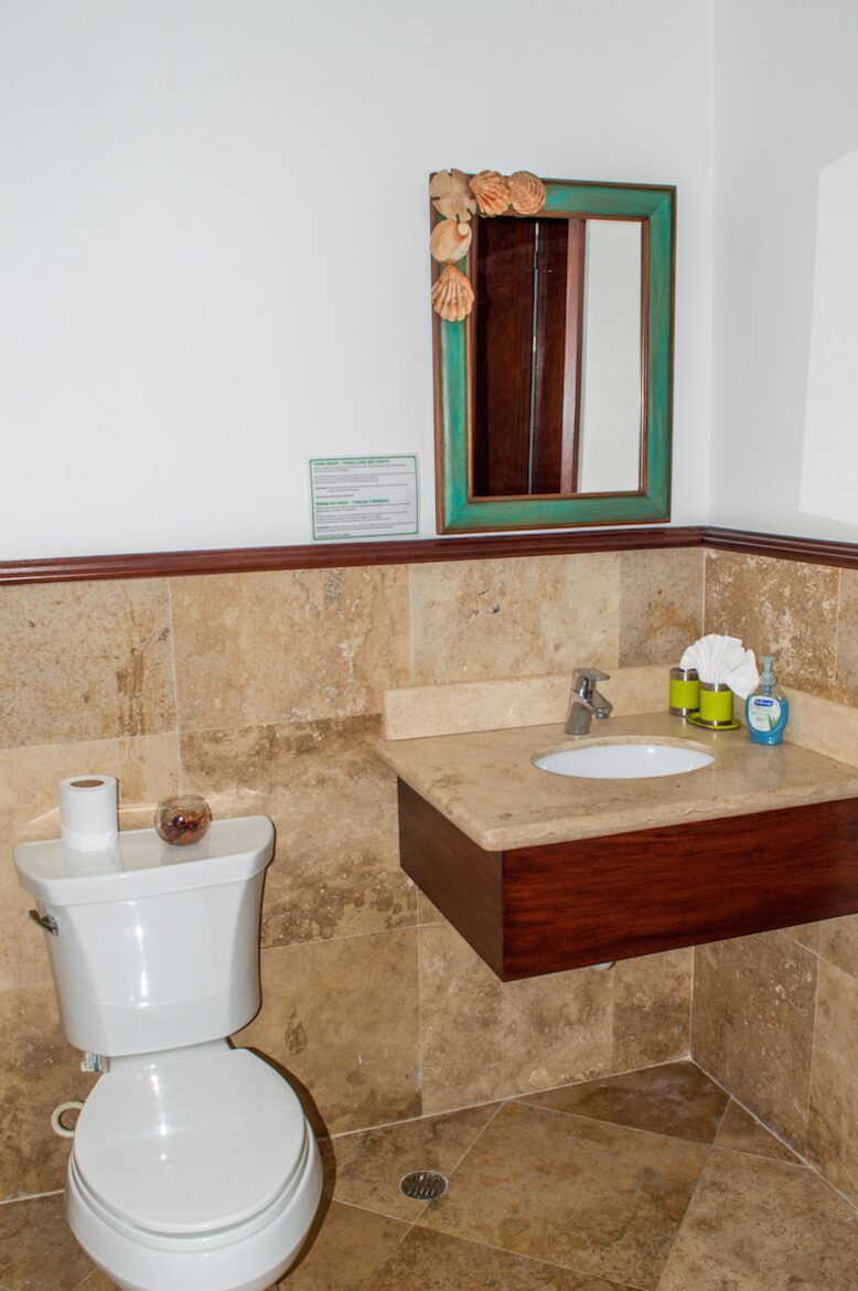 Pristine Bay 3 Bedroom Residence 1103 - Roatan, Honduras