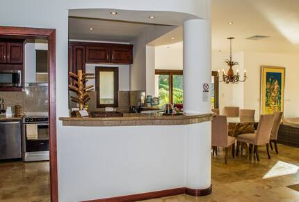 Pristine Bay 3 Bedroom Residence 1103 - Roatan, Honduras