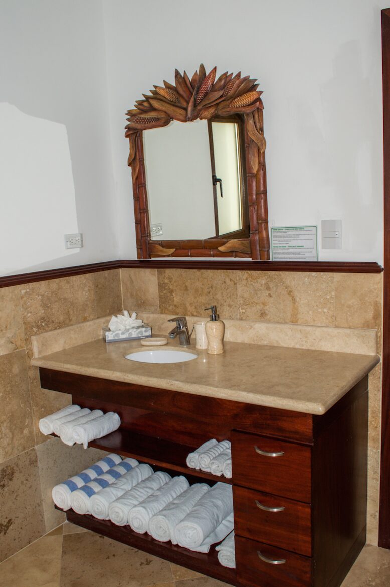 Pristine Bay 3 Bedroom Residence 1103 - Roatan, Honduras