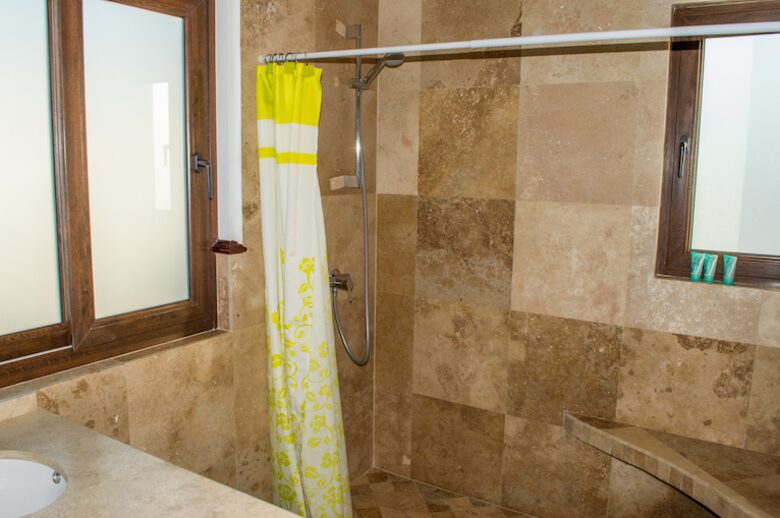 Pristine Bay 3 Bedroom Residence 1103 - Roatan, Honduras