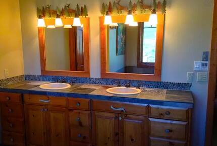 Auburn Lakeside Estate - Auburn, California